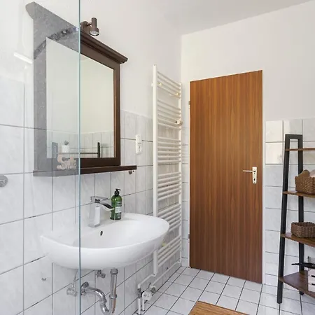 Charysma - Weserufer, Stylish, Schlafzimmer Mit Smart-tv, 2 Parkplaetze * Hamelin