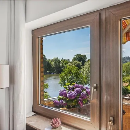 Charysma - Weserufer, Stylish, Schlafzimmer Mit Smart-tv, 2 Parkplaetze * Hamelin