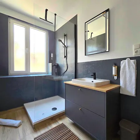 Lägenhet Charysma - Weserufer, Stylish, Schlafzimmer Mit Smart-tv, 2 Parkplaetze